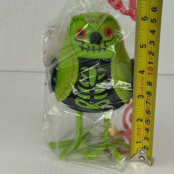 Target Hyde & Eek NEW Feathery Friends X-RAY Halloween Zombie Bird Figurine 2024 - Picture 6 of 7